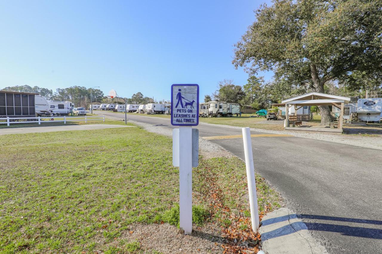 Model Home Near Camp Lejeune With Water View Sneads Ferry Extérieur photo